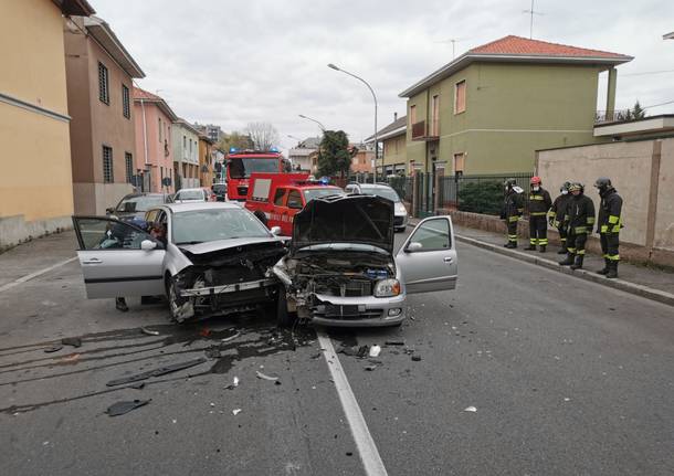 Busto Arsizio: Incidente stradale in via della Repubblica