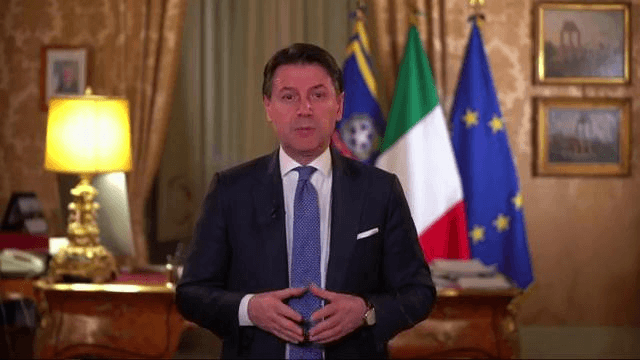 Premier Repubblica Ceca: governo italiano dovrebbe vietare ai propri cittadini di viaggiare all'estero