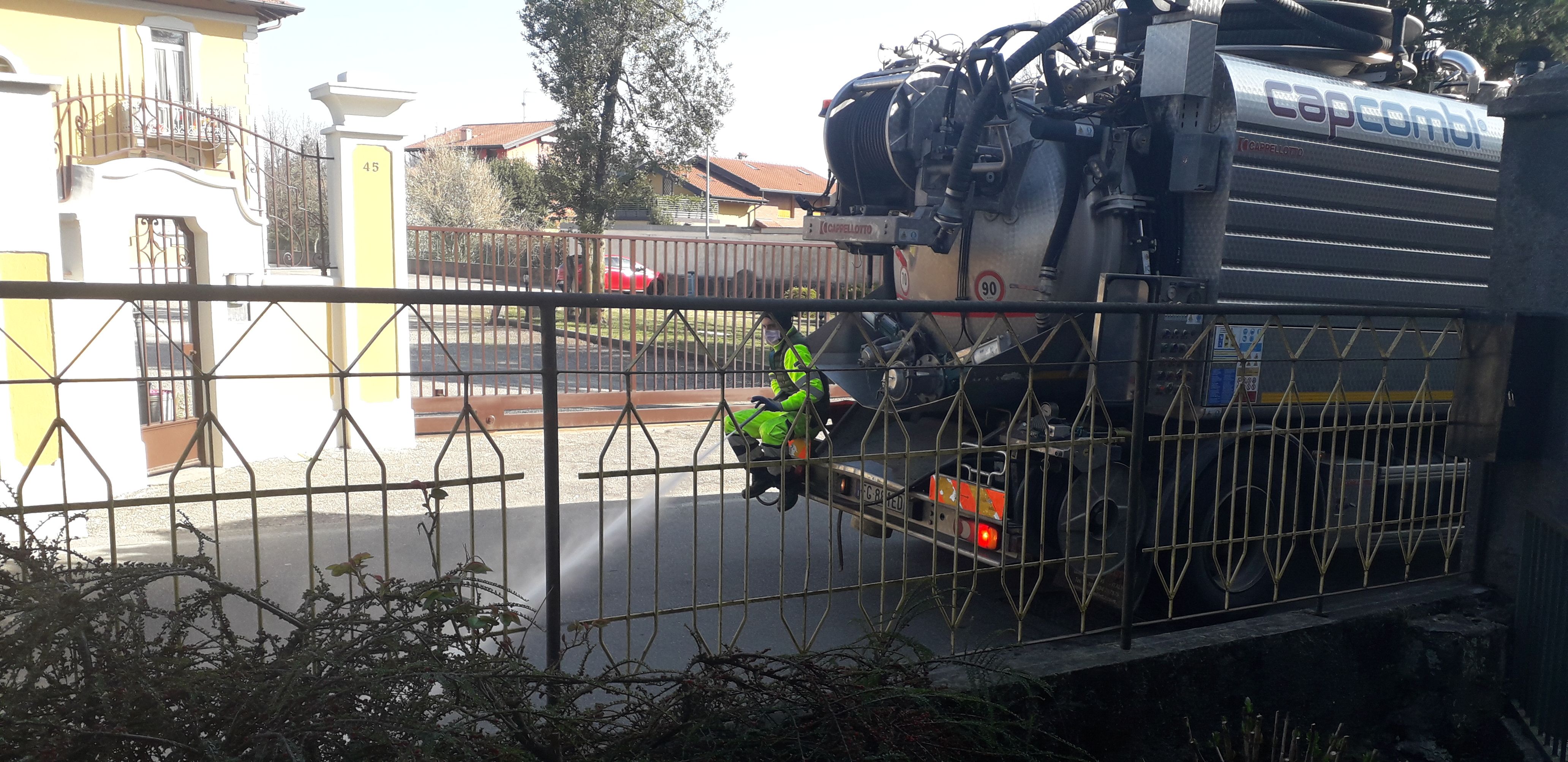 Golasecca: iniziata la sanificazione delle strade