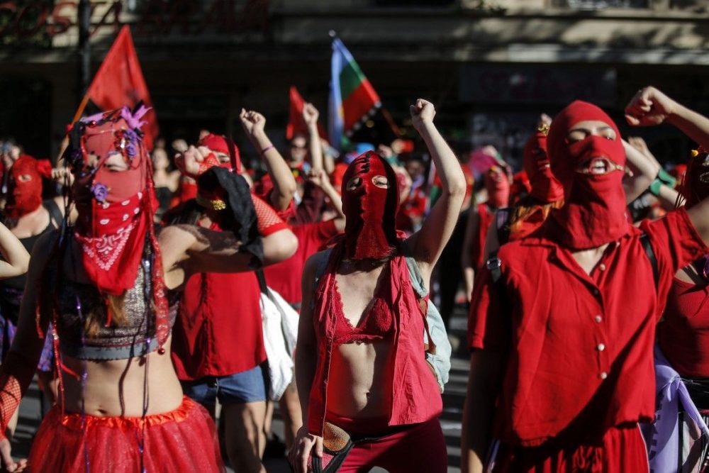 Migliaia di donne manifestano in Messico per protestare contro la violenza di genere