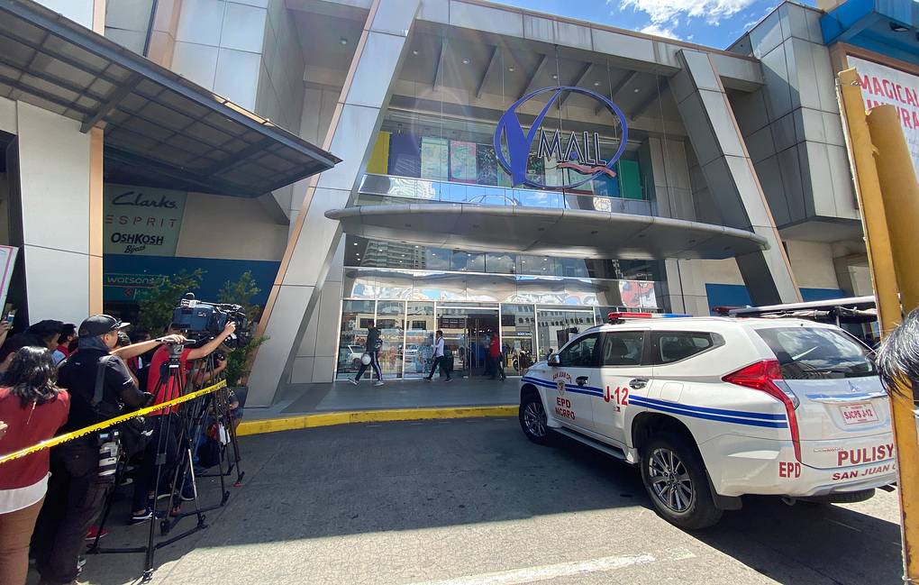 Nelle Filippine, un uomo armato ha preso in ostaggio 30 ostaggi in un centro commerciale
