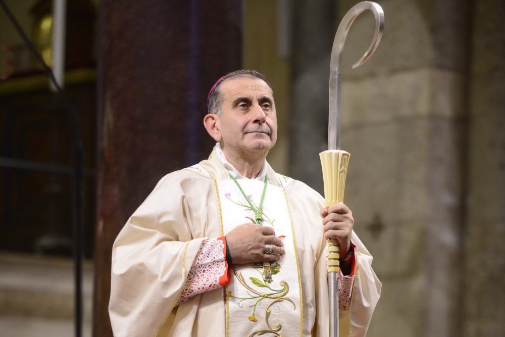 Milano: l'Arcivescovo celebra una Messa per i defunti in tempo di emergenza