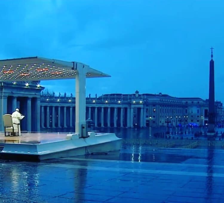 Vaticano: Piazza San Pietro "desolata"