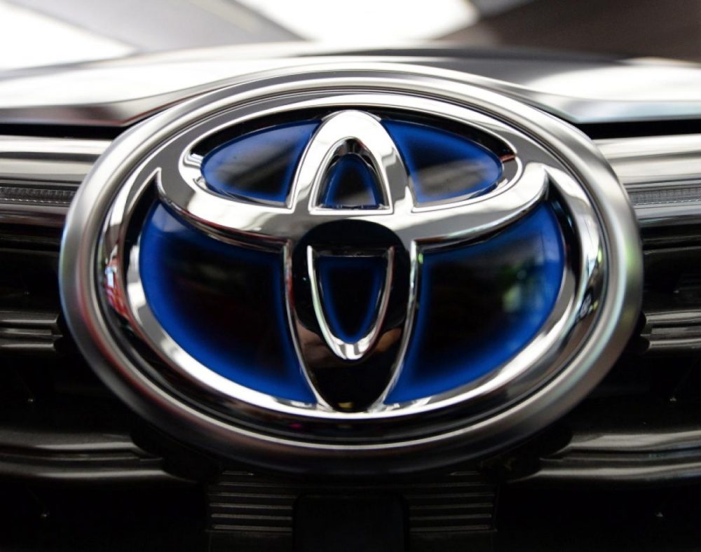 Maxi richiamo Toyota da 1.8 milioni di auto: problemi alla pompa del carburante