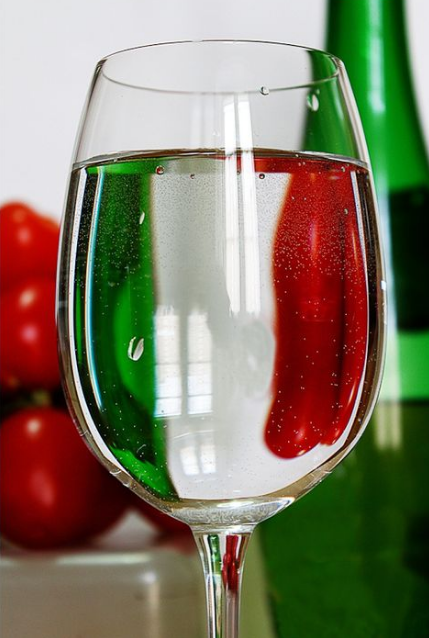 Made in Italy e vini italiani da tutelare. Condannato il venditore di wine kit con nomi di vini italiani se non può provare che il mosto proviene da vitigni nostrani.