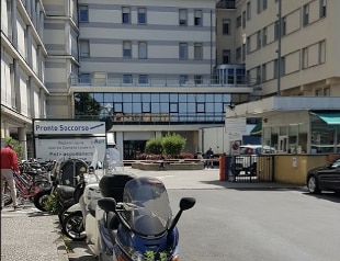 Genova: deceduto dopo test negativo infetta il reparto