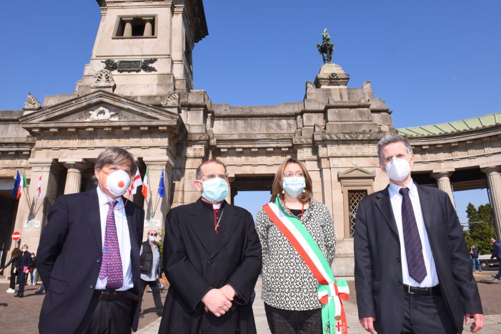 Milano: l'Arcivescovo al campo della Gloria commemora i caduti per la Libertà