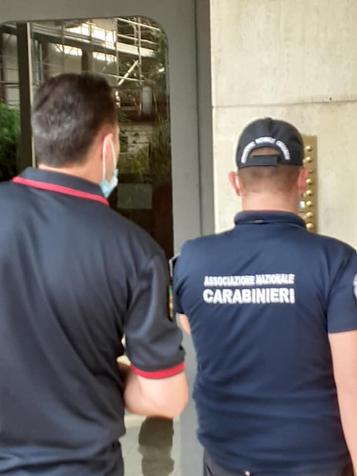 Somma Lombardo: Carabinieri in Congedo e Protezione Civile impegnati nella consegna dei viveri
