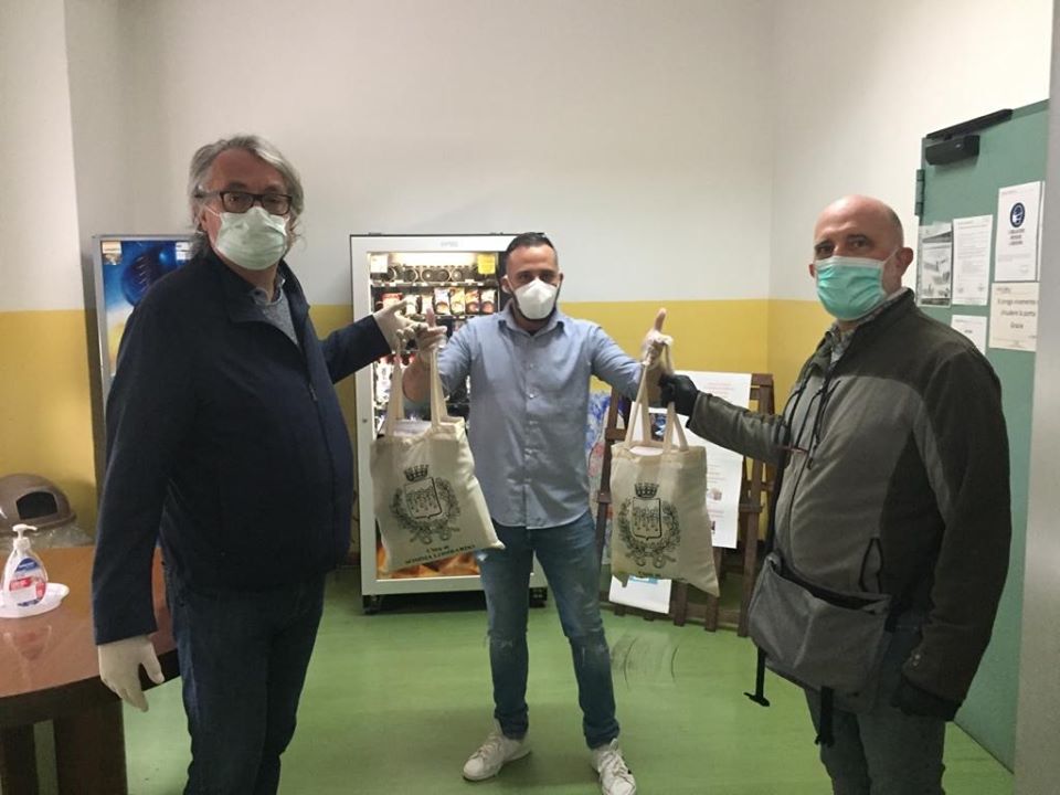 Somma Lombardo: SPES dona 1000 mascherine alle case di riposo